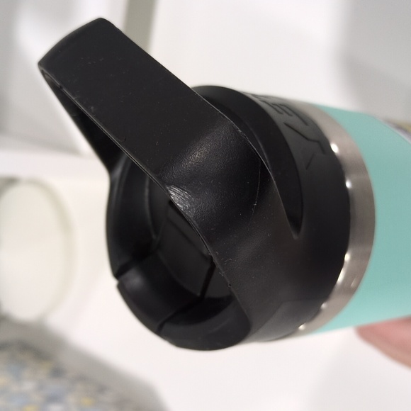 YETI Rambler 18 oz Seafoam BPA Free Bottle with Straw Cap - Picture 4 of 7